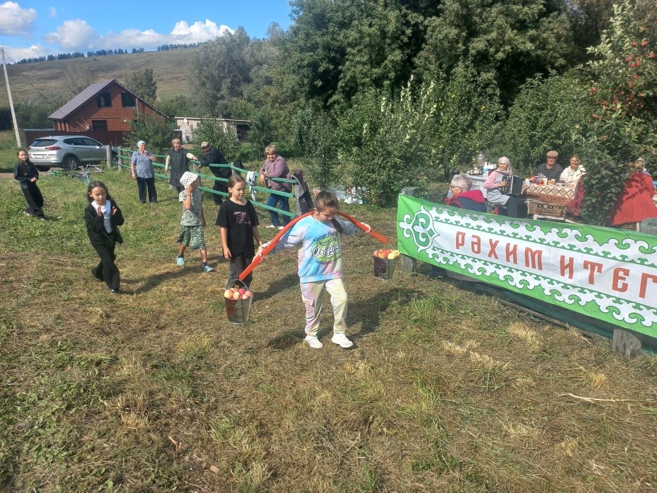 Алмалы алмалары