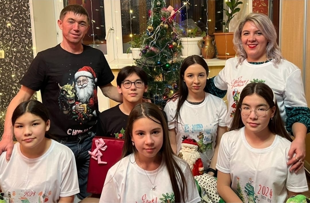 Сәскәләргә - ҡояш, балаларға әсәй кәрәк