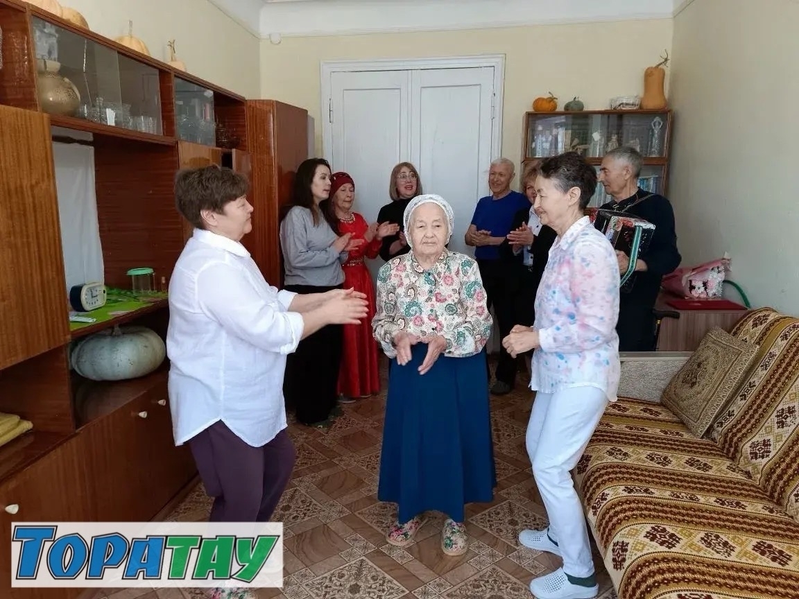 Ағинәй йөҙ йәшен билдәләне