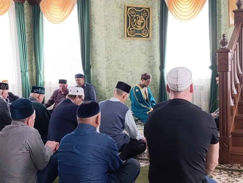 Яҡындарыңды иҫкә ал, улар рухына доға ҡыл...