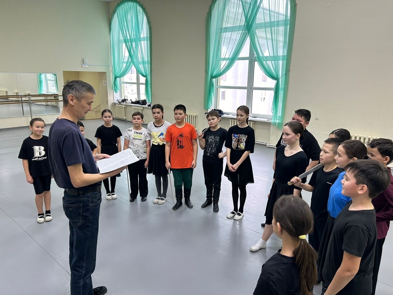 Сәхнәләрҙе яулай “Алтынай”!