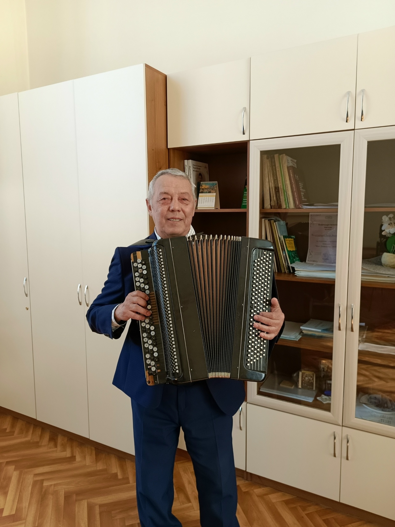 ҠУЛҒА БАЯН АЛМАҺАМ, ЭСЕМ БОША