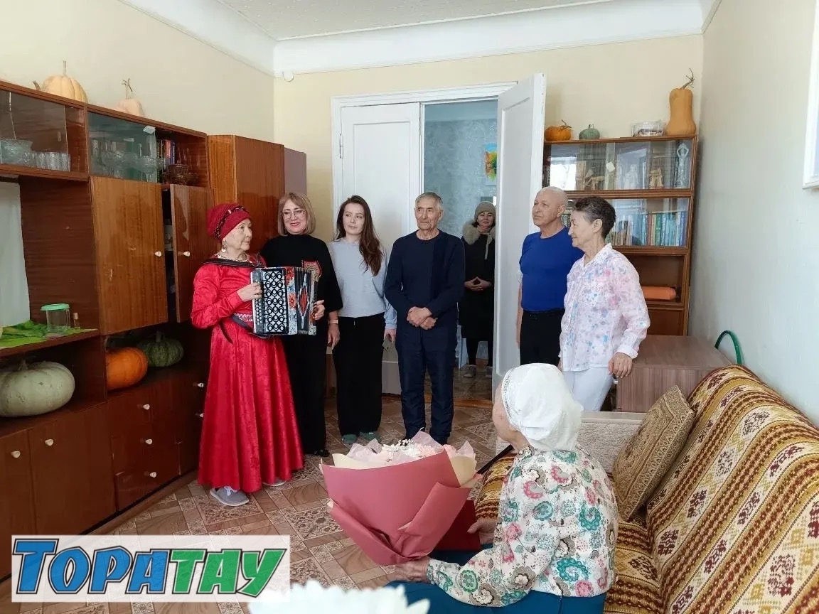 Ағинәй йөҙ йәшен билдәләне