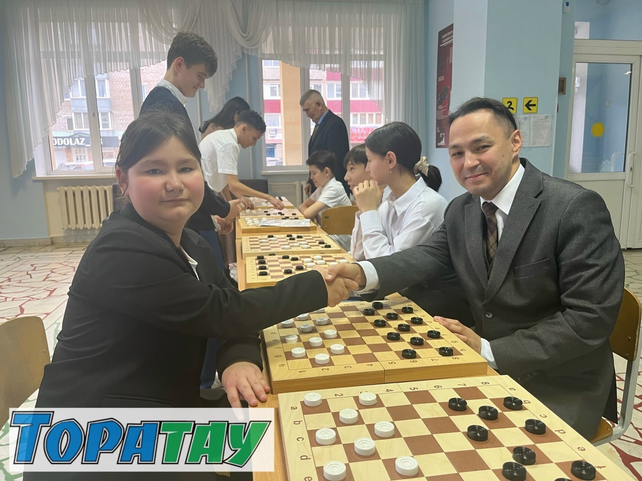 Күркәм юбилейың менән, гимназиям!