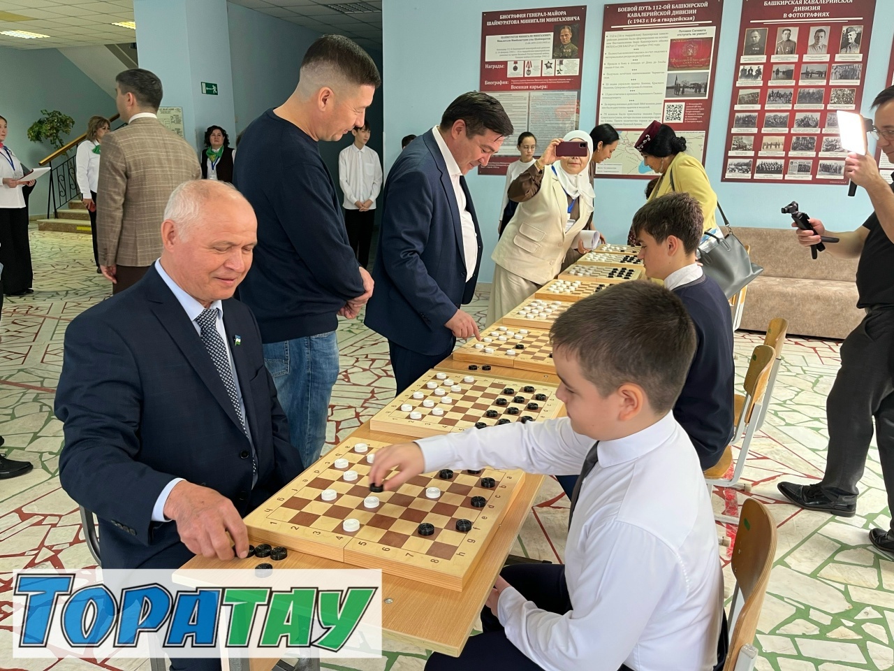 Күркәм юбилейың менән, гимназиям!