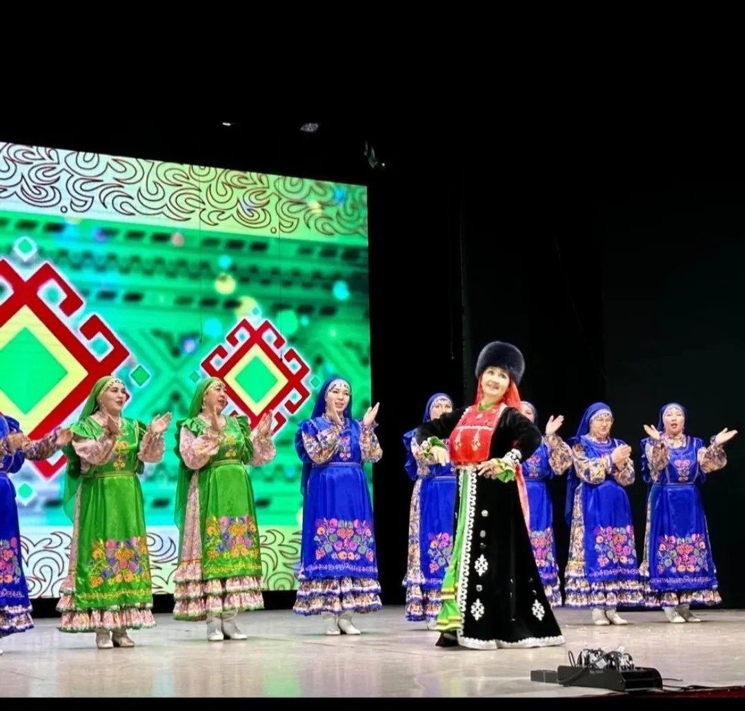 Бейеүҙәре сәхнәләрҙе йәмләй