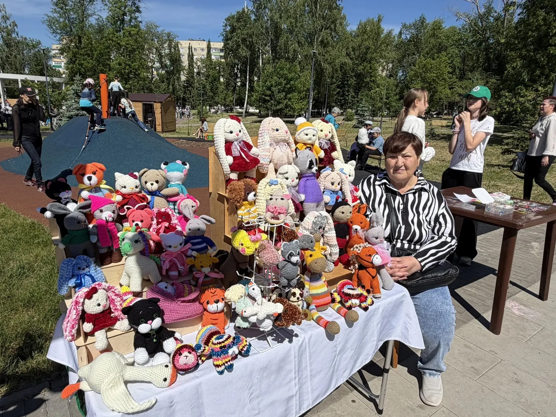 Балалар байрам итә