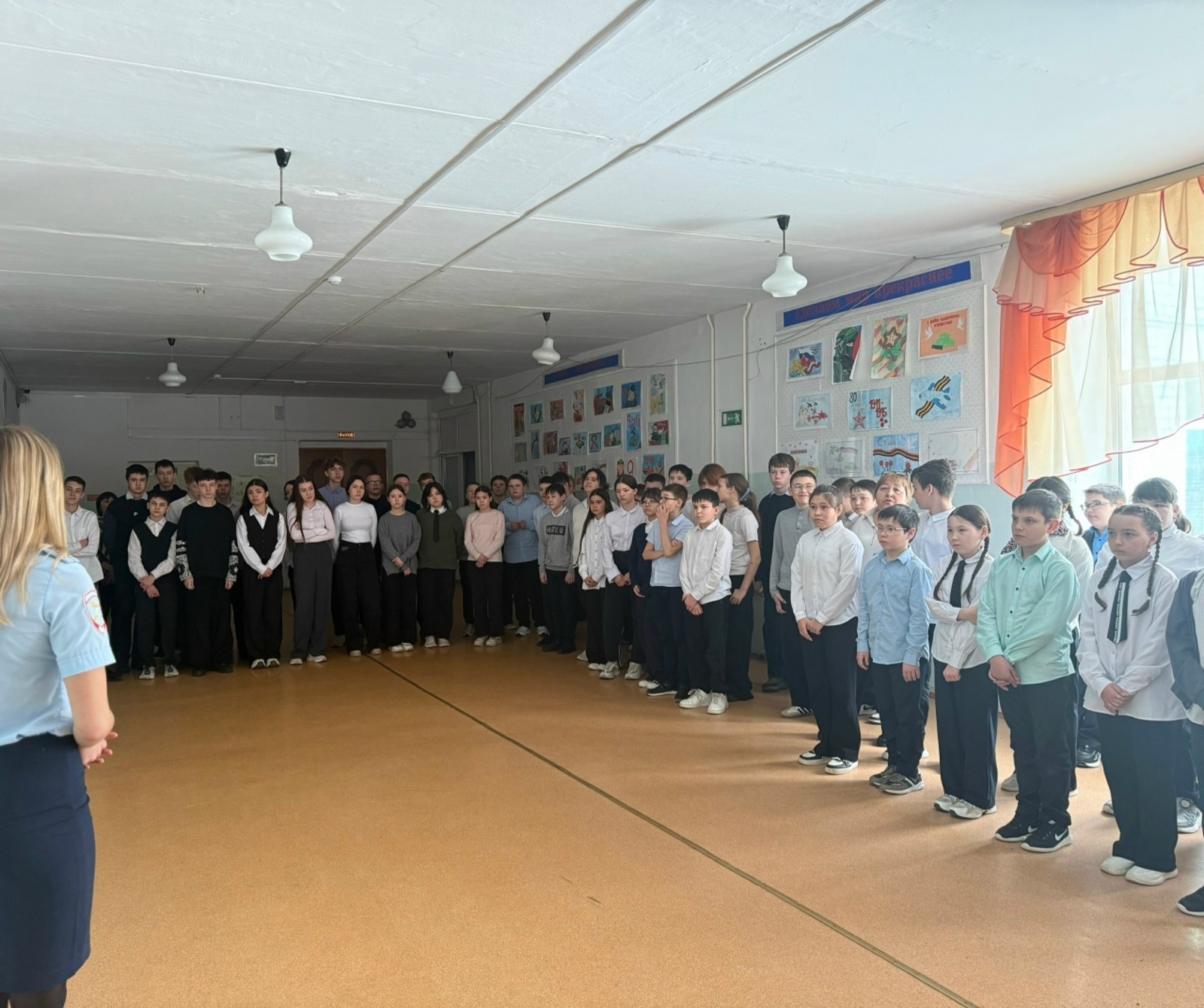 Госавтоинспектор провел беседу с учениками