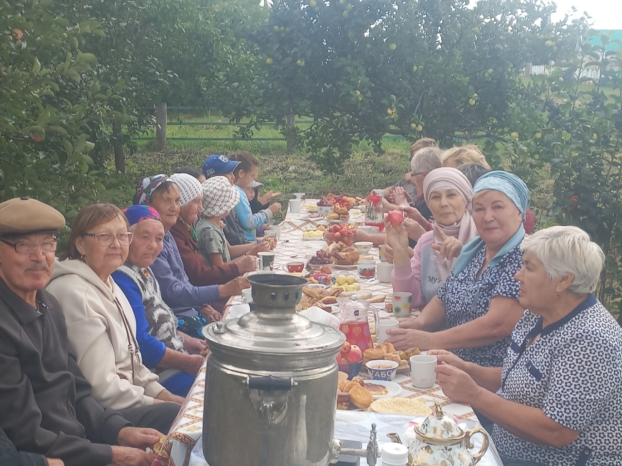 Алмалы алмалары