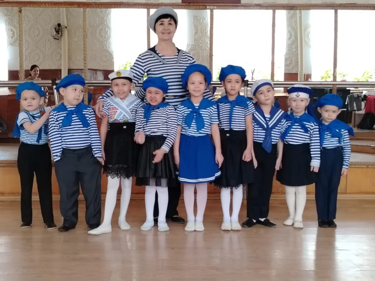 Бейеүҙәре сәхнәләрҙе йәмләй