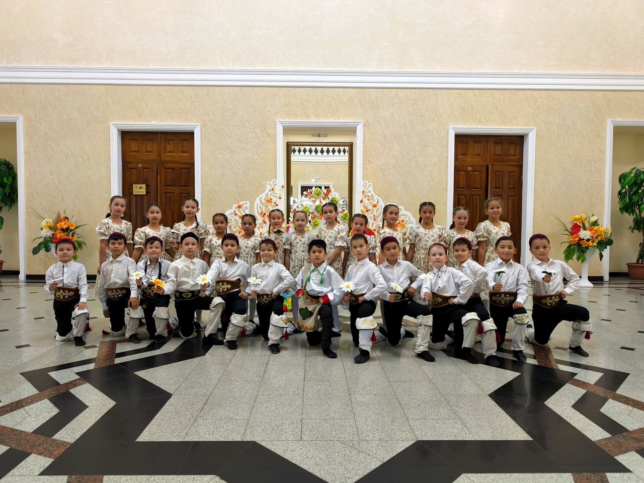 Сәхнәләрҙе яулай “Алтынай”!