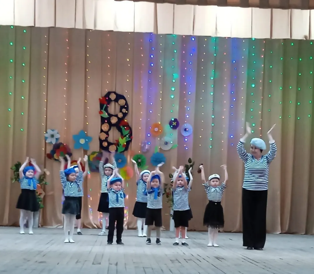 Бейеүҙәре сәхнәләрҙе йәмләй