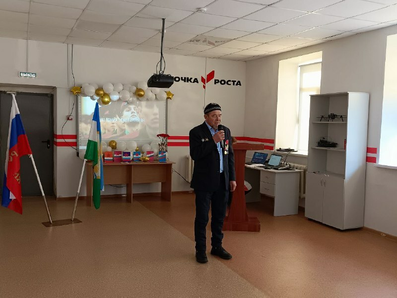 Ветерандар менән осраштылар