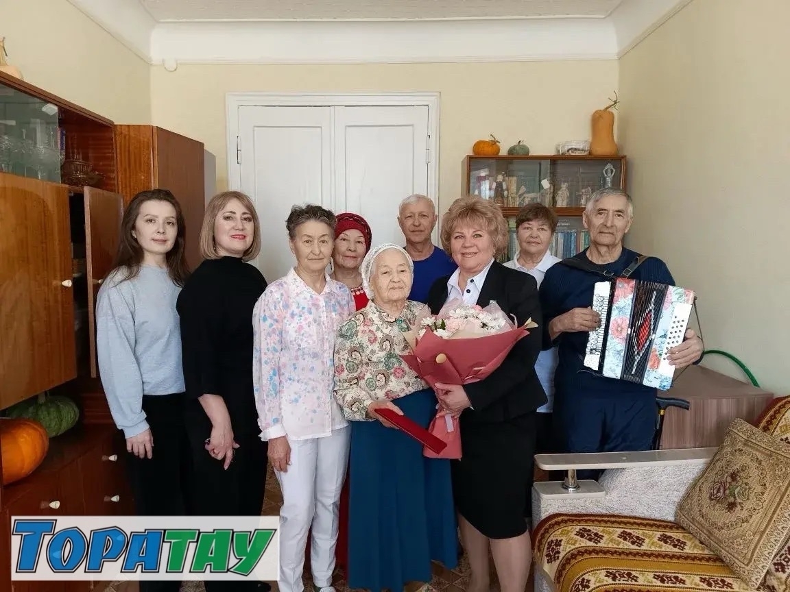 Ағинәй йөҙ йәшен билдәләне