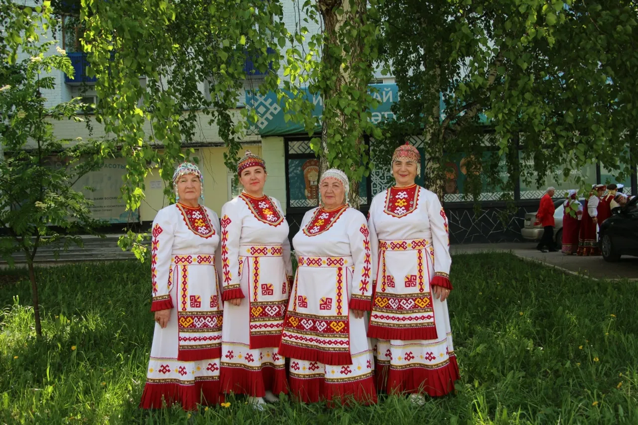 Ялан сәскәләреләй нур сәсеп