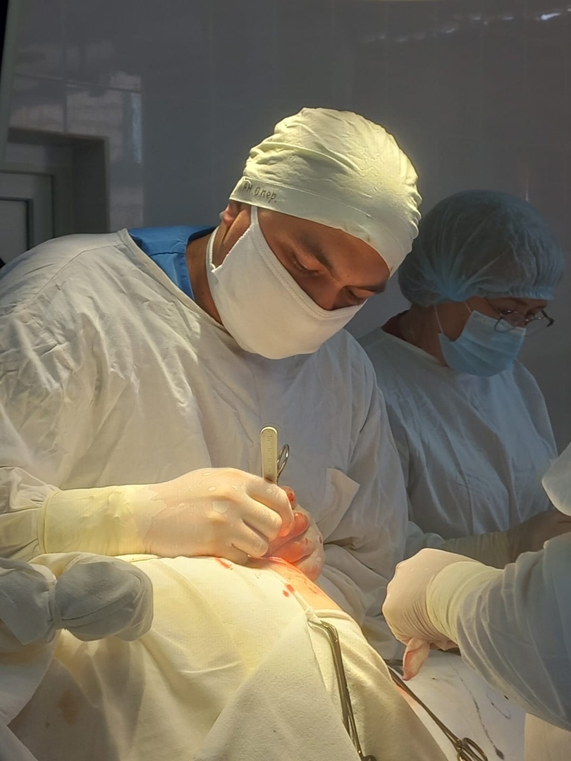 Ишембайҙа хирургтар яугирҙең тәненән снаряд ярсыҡтарын алған