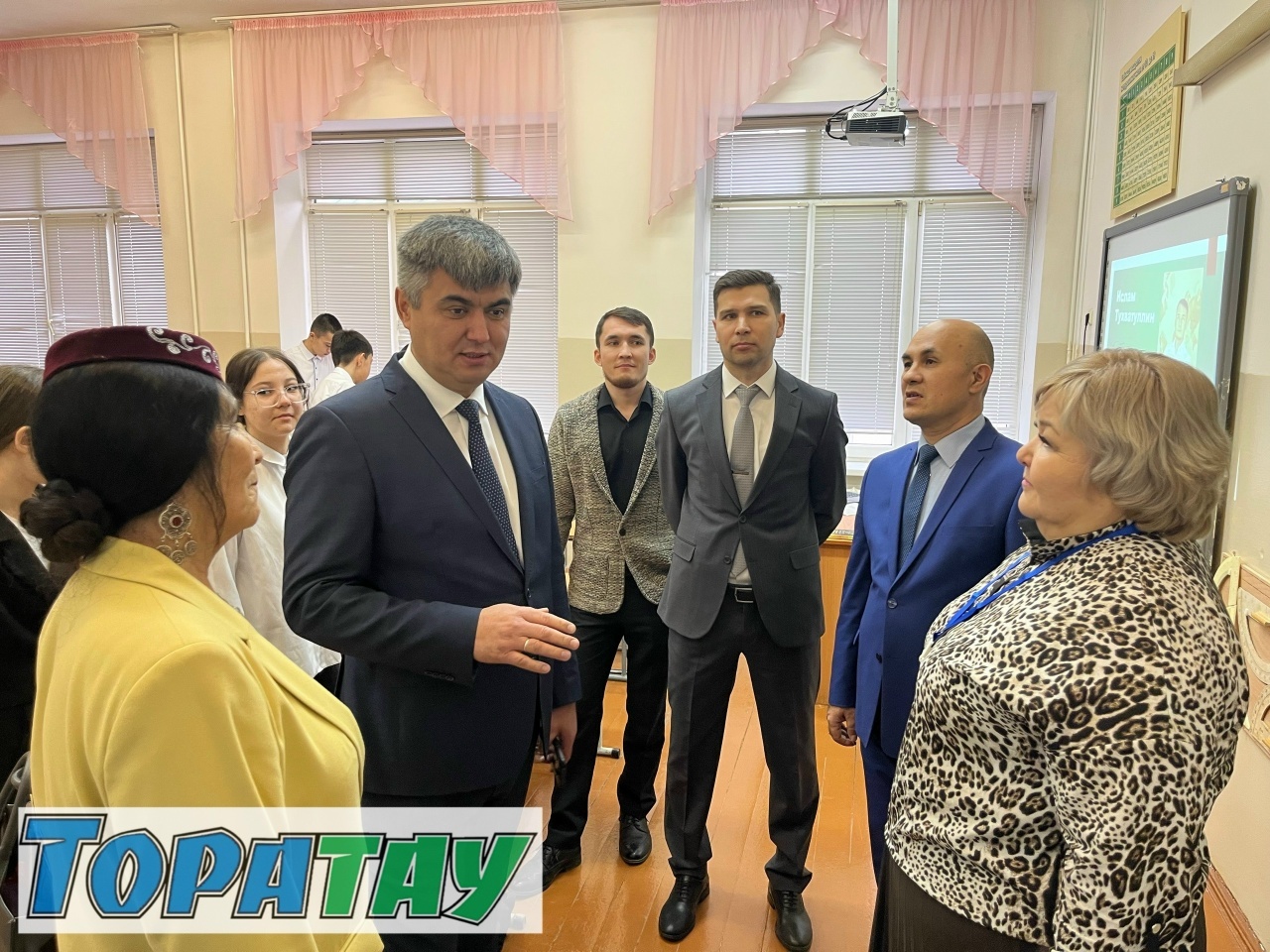 Күркәм юбилейың менән, гимназиям!